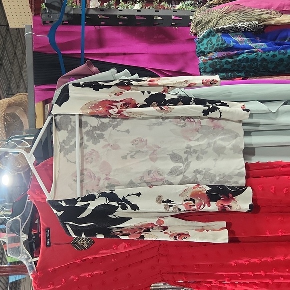 Floral sequin light jacket in size small - Picture 1 of 7